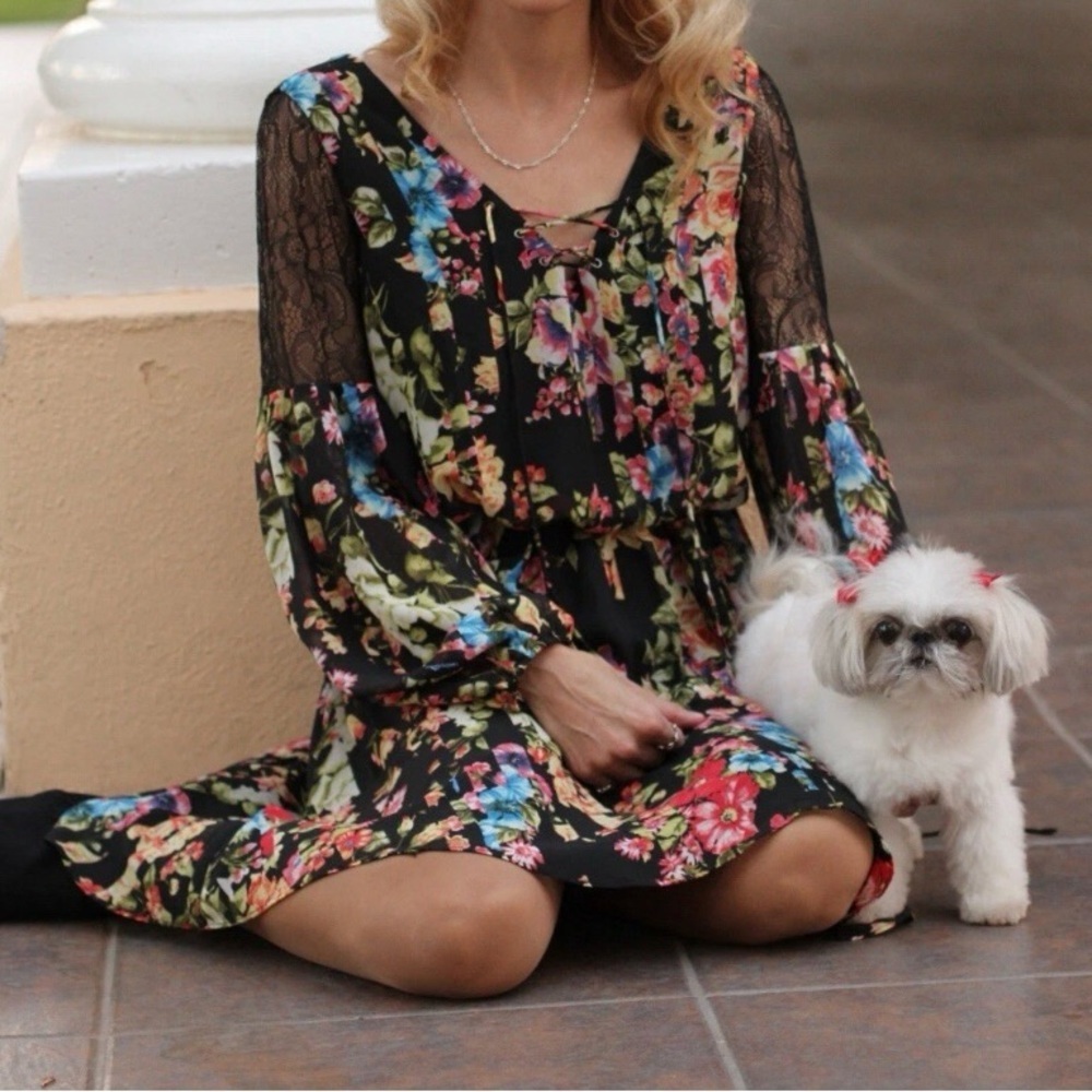 Betsey Johnson Floral Print Chiffon
Blouson Dress size 6​